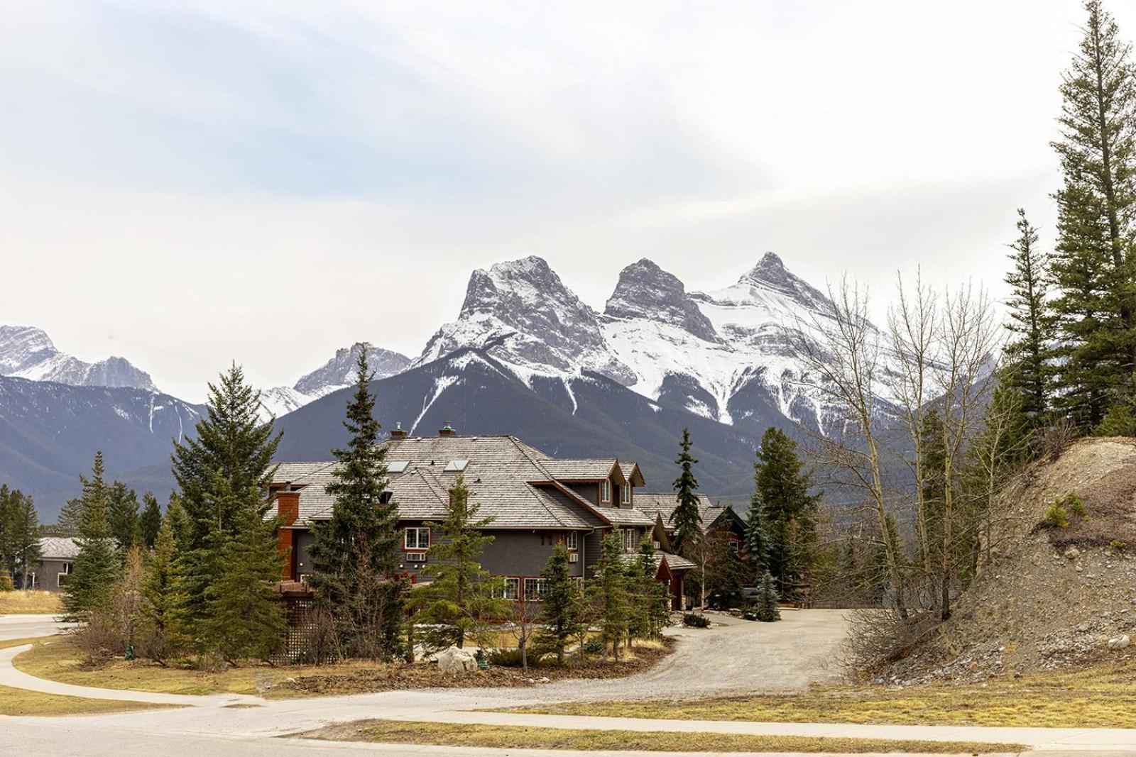 Creekside Villa Canmore Exterior photo