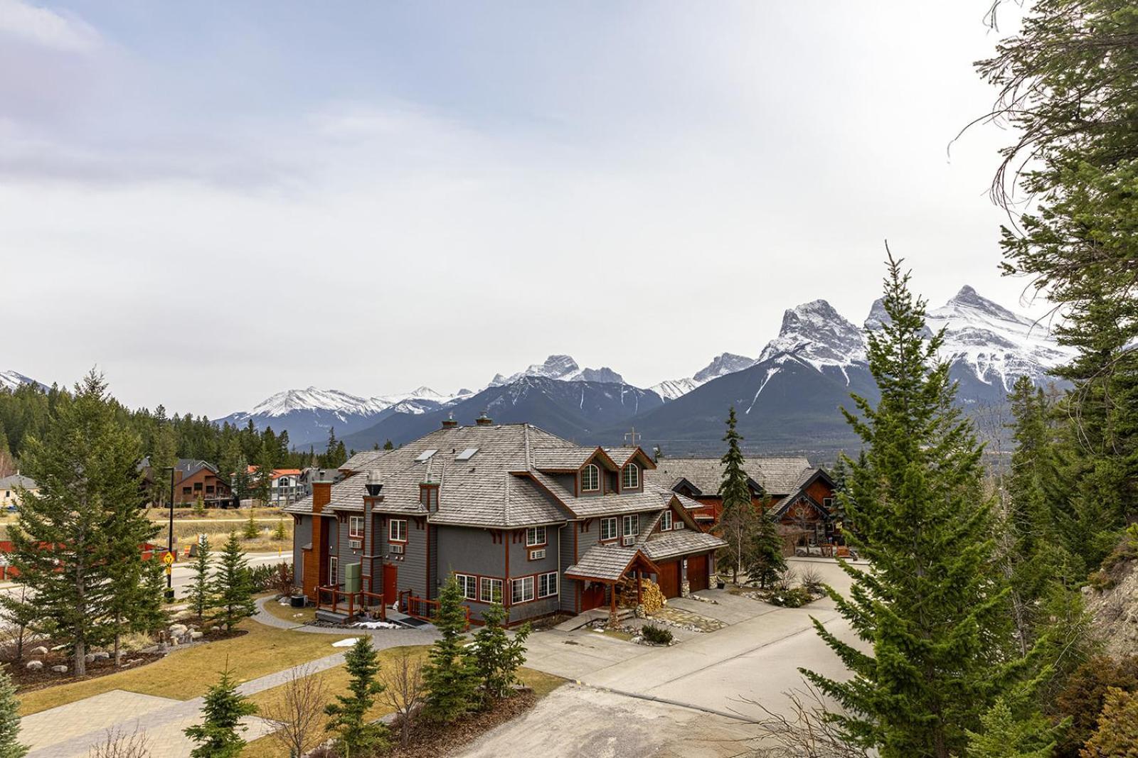 Creekside Villa Canmore Exterior photo